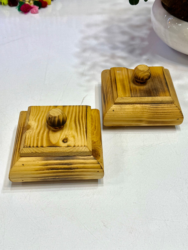 شکلات خوری چوبی مربعی