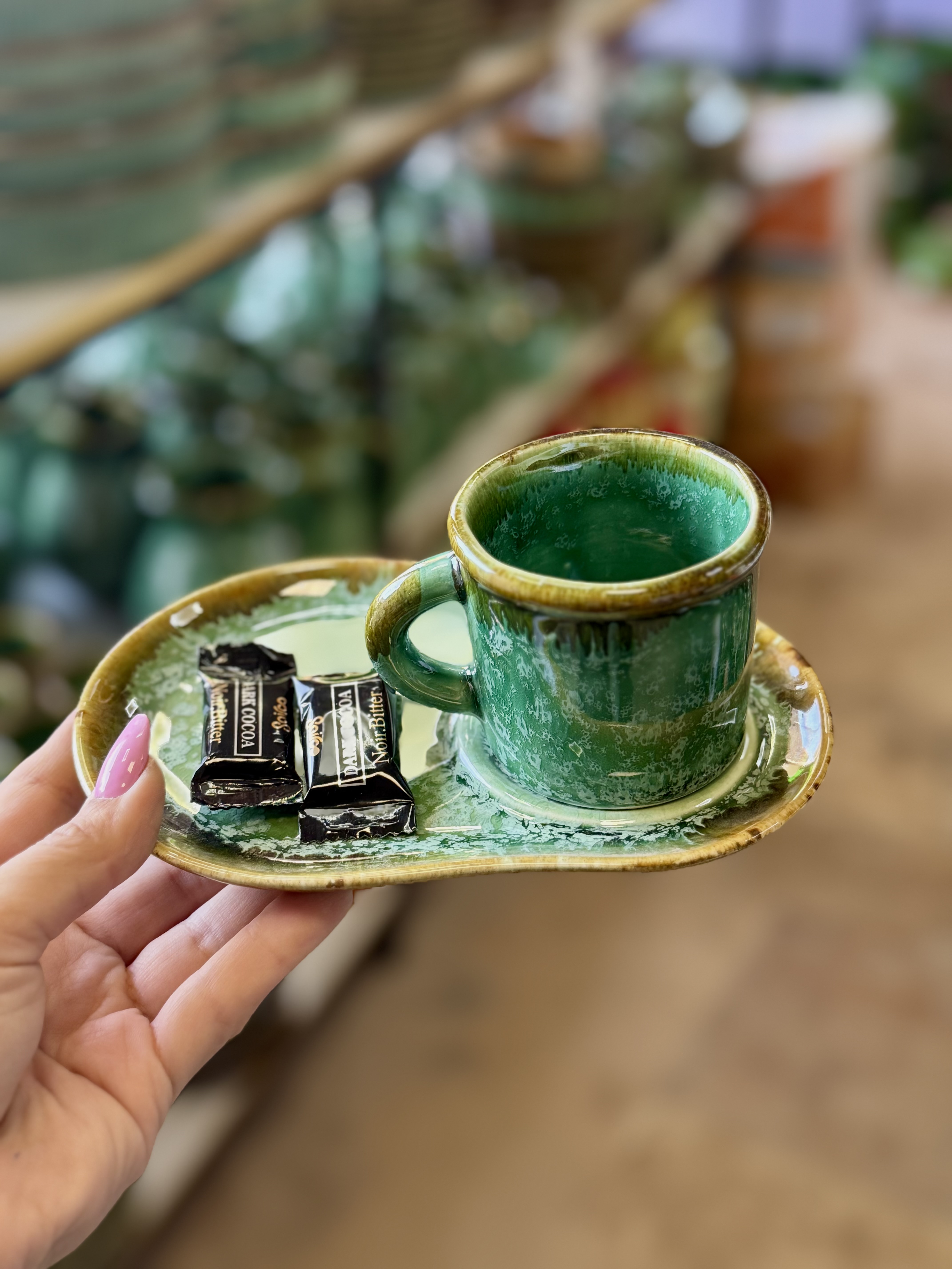 زیره و فنجان  شره ای